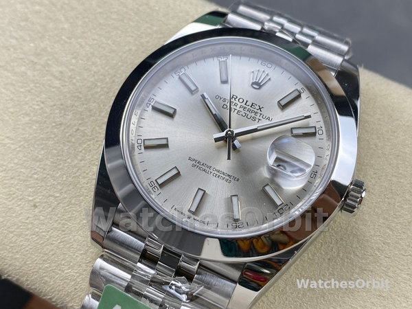 Rolex Datejust 41mm m126300 0004 Silver Stick DIal Oystersteel Case Domed Bezel