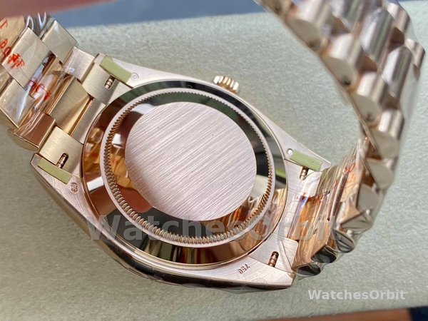 Rolex Day-Date 228235 Sundust Roman Numeral Dial Fluted Bezel 40mm Mens Replica Watch