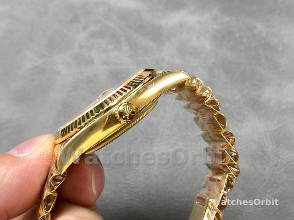 Rolex Day-Date 228238 Champagne Diamond Dial Fluted Bezel 40mm Mens Replica Watch