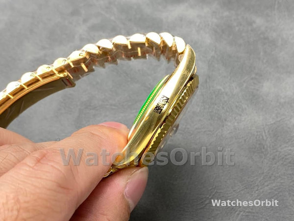 Rolex Day-Date 228238 Champagne Diamond Dial Fluted Bezel 40mm Mens Replica Watch
