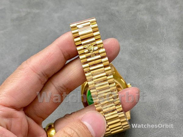 Rolex Day-Date 228238 Champagne Diamond Dial Fluted Bezel 40mm Mens Replica Watch