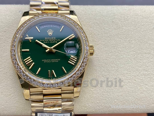 Rolex Day Date 40 18K Yellow Gold Green Dial Diamond Bezel M228348RBR 0040 Men's Watch