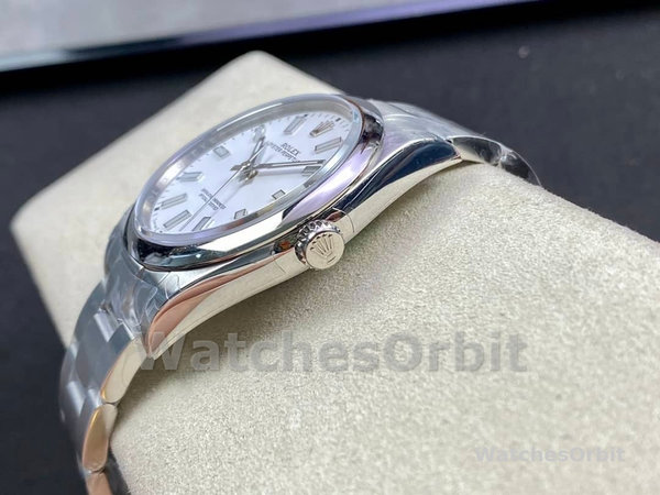 Rolex Oyster Perpetual 114300 White Dial 39mm Mens Replica Watch
