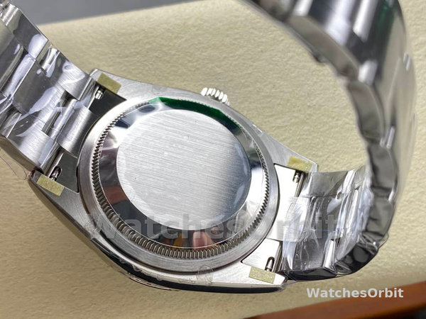 Rolex Oyster Perpetual 36mm 126000 Green Dial