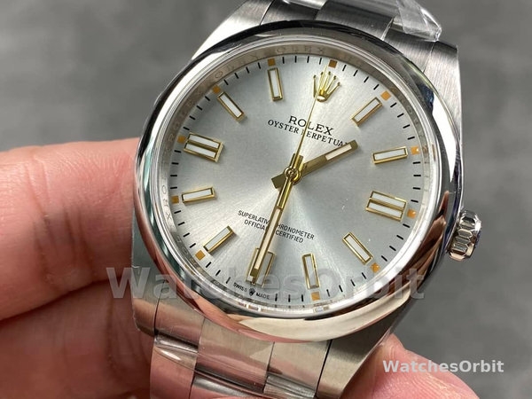 Rolex Oyster Perpetual 41mm Smooth Bezel Oyster Bracelet Silver Dial 124300 0001