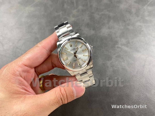 Rolex Oyster Perpetual 41mm Smooth Bezel Oyster Bracelet Silver Dial 124300 0001