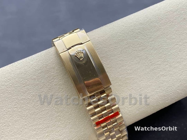 Rolex Sky Dweller 42mm18 kt Yellow Gold Black Dial m336938 0005